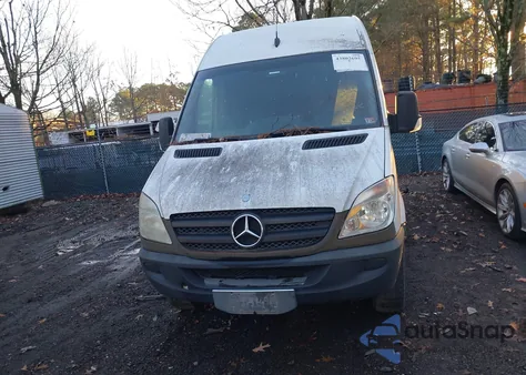 2011 Mercedes-Benz Sprinter 2500 Normal Roof из США, поврежденный, VIN WD3PE7CC0B5540866